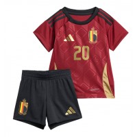 Camiseta Bélgica Lois Openda #20 Primera Equipación Replica Eurocopa 2024 para niños mangas cortas (+ Pantalones cortos)